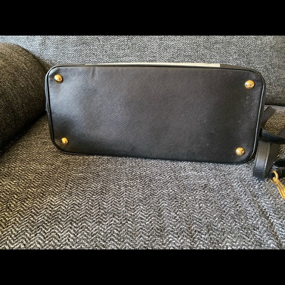 SOLD Prada bicolor medium double zip lux bag - Picture 5 of 9